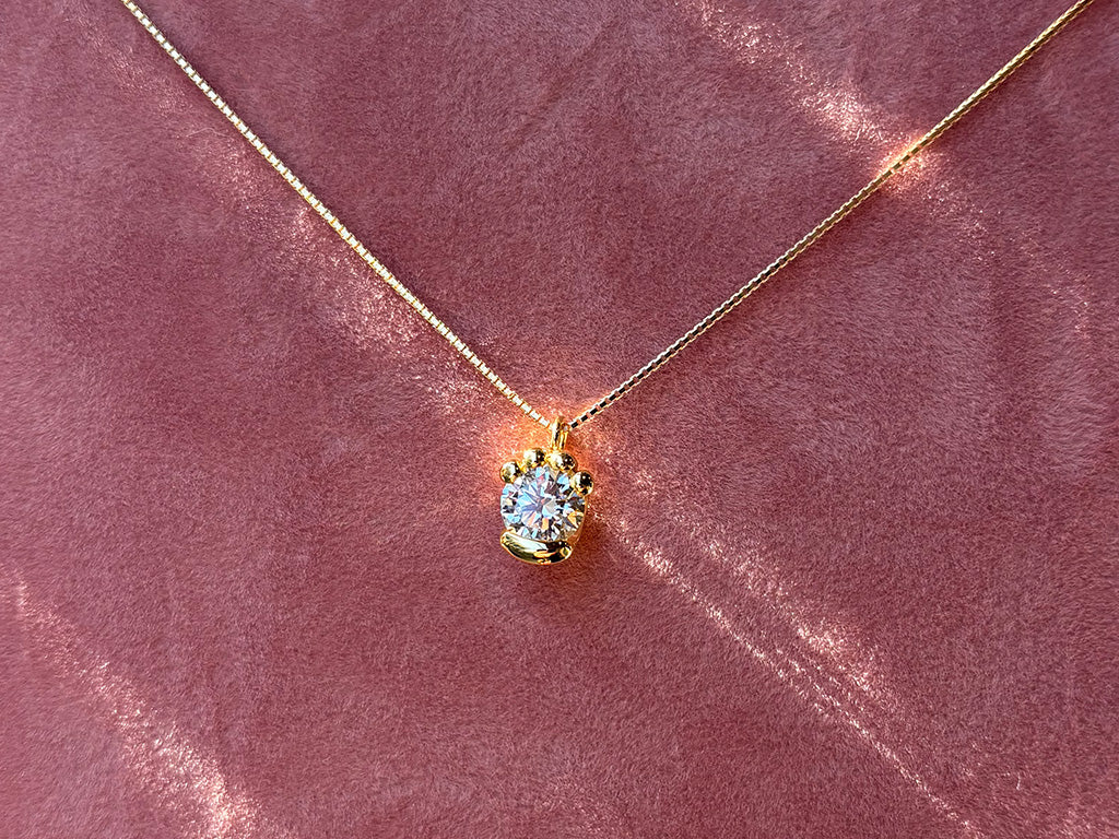 ホワイトダイヤモンド肉球ネックレス